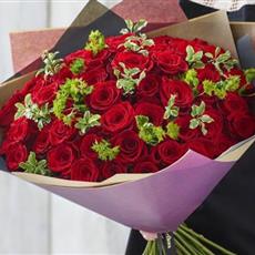 50 red roses 