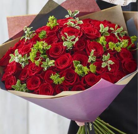 50 red roses